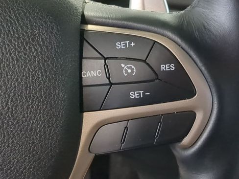 Used 2016 Jeep Grand Cherokee Laredo 75th Anniversary image 30