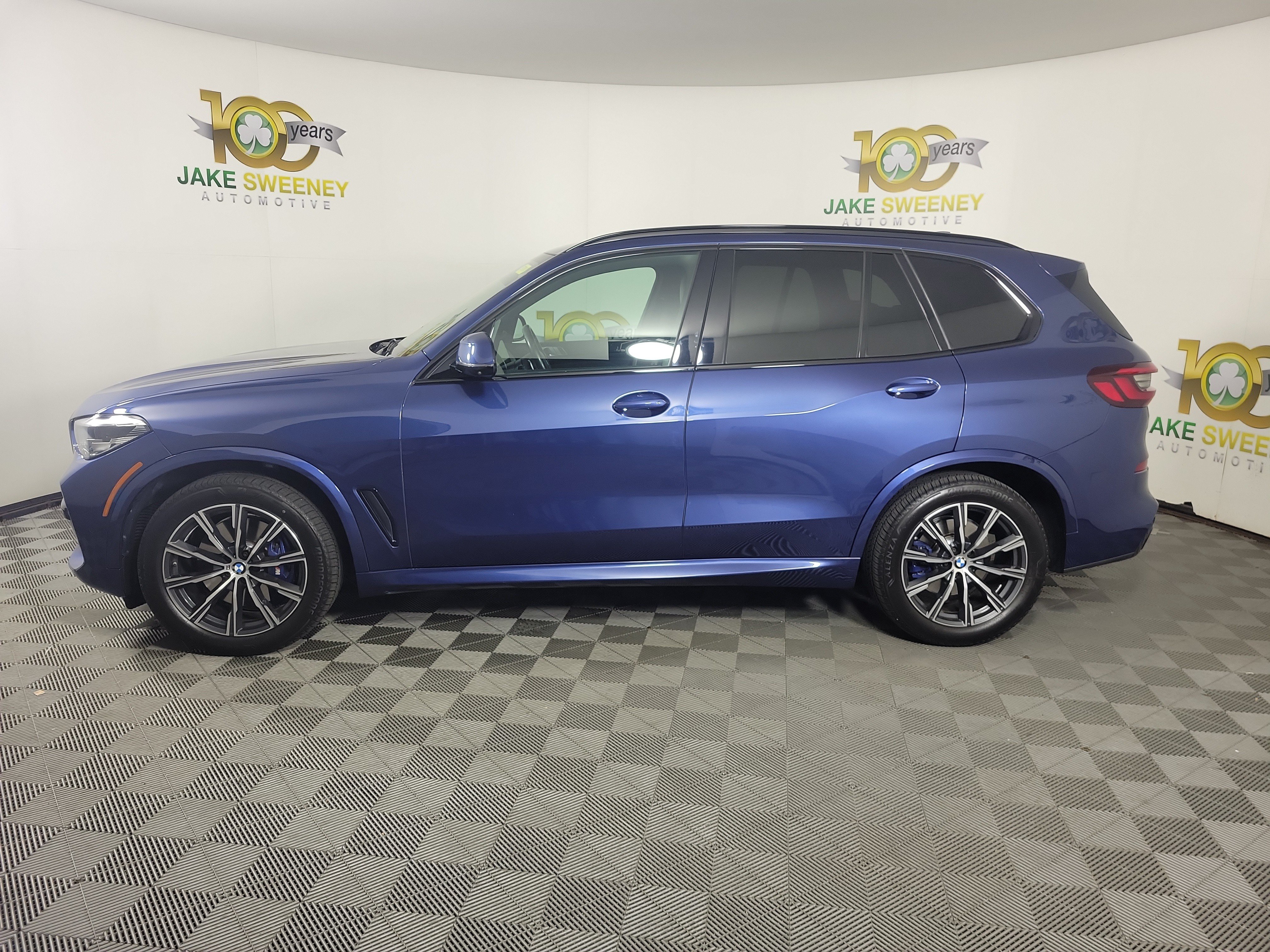 Used 2022 BMW X5 xDrive40i w/ M Sport Package AWD/4WD image 2