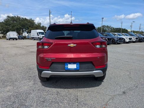 Used 2021 Chevrolet TrailBlazer LT w/ Driver Confidence Package FWD image 5