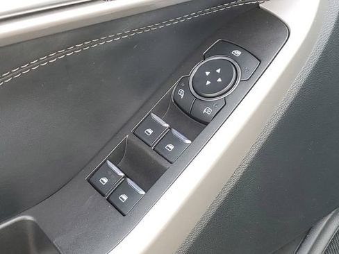 Used 2024 Ford Explorer XLT w/ Equipment Group 202A AWD/4WD image 17