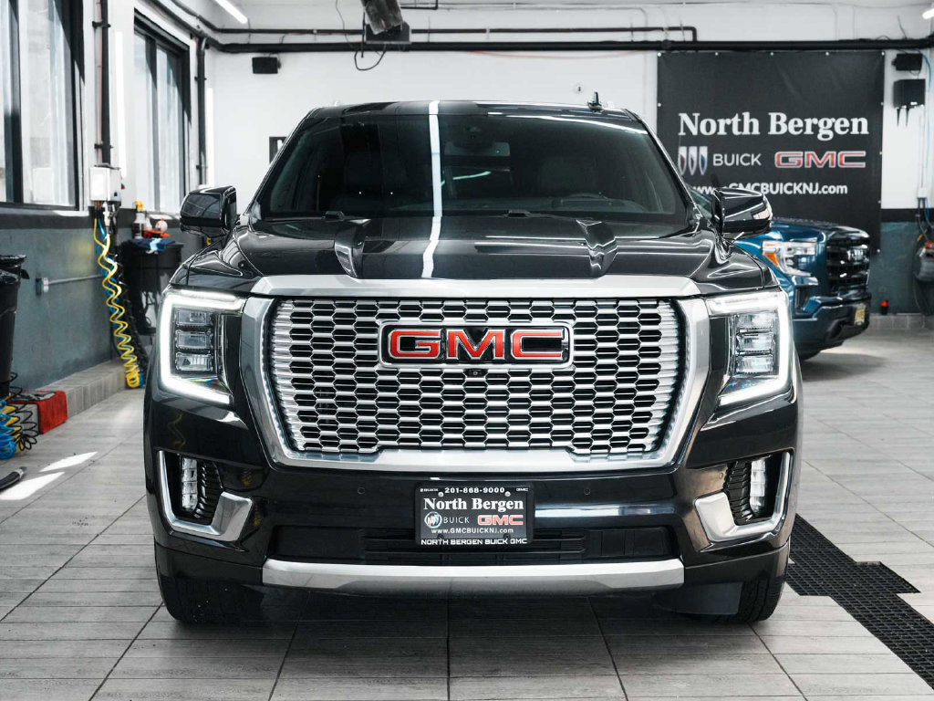 Used 2023 GMC Yukon Denali AWD/4WD image 2