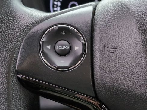 Used 2021 Honda HR-V LX image 22