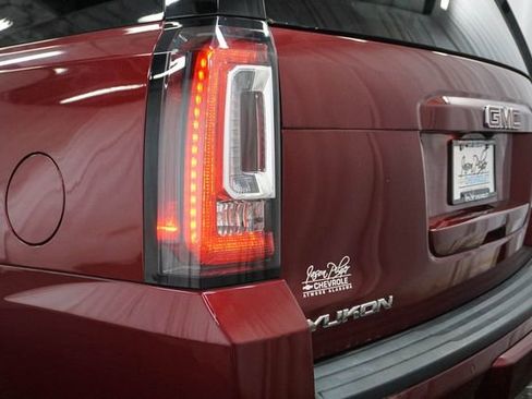 Used 2017 GMC Yukon SLE w/ SLE Value Package RWD image 15