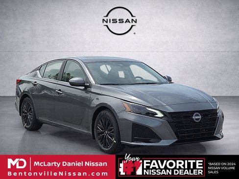 New 2026 Nissan Altima 2.5 SV FWD image 1
