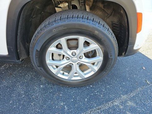 Used 2023 Jeep Grand Cherokee Limited w/ Luxury Tech Group II image 10