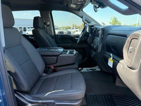 Used 2026 Chevrolet Silverado 2500 Custom AWD/4WD image 3