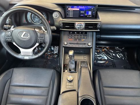 Used 2019 Lexus IS 300 F Sport w/ F Sport Package RWD image 3