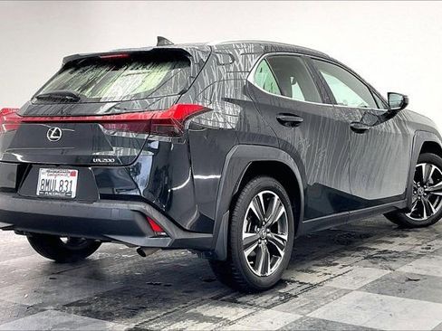 Used 2019 Lexus UX 200 w/ Premium Package image 13