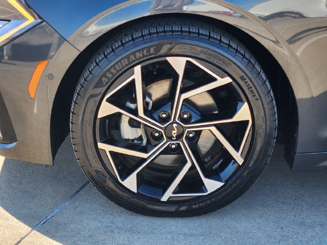Used 2025 Kia K5 EX FWD image 17