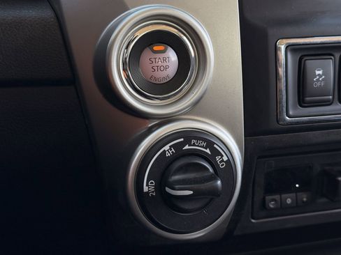 Used 2021 Nissan Titan SV w/ SV Convenience Package image 19