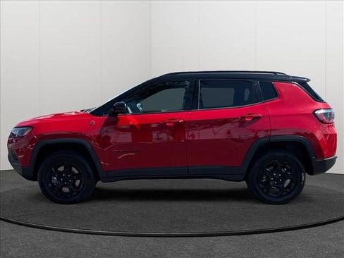 Used 2024 Jeep Compass Trailhawk AWD/4WD image 2