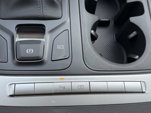 New 2027 Kia Carnival LX FWD image 31