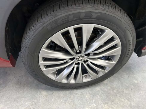 Used 2020 Toyota Highlander Platinum FWD image 9