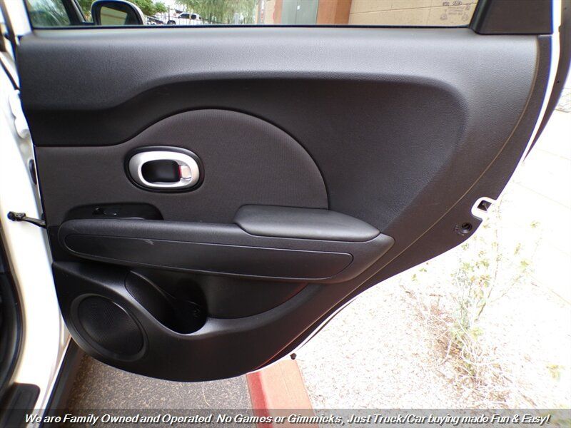 Used 2016 Kia Soul FWD image 23