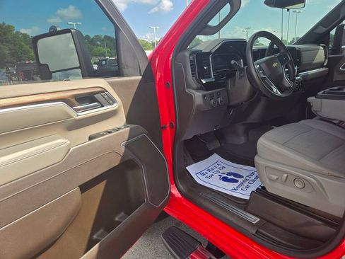 Used 2025 Chevrolet Silverado 2500 LT w/ Convenience Package AWD/4WD image 6