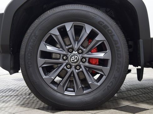 Used 2025 Toyota Land Cruiser image 27