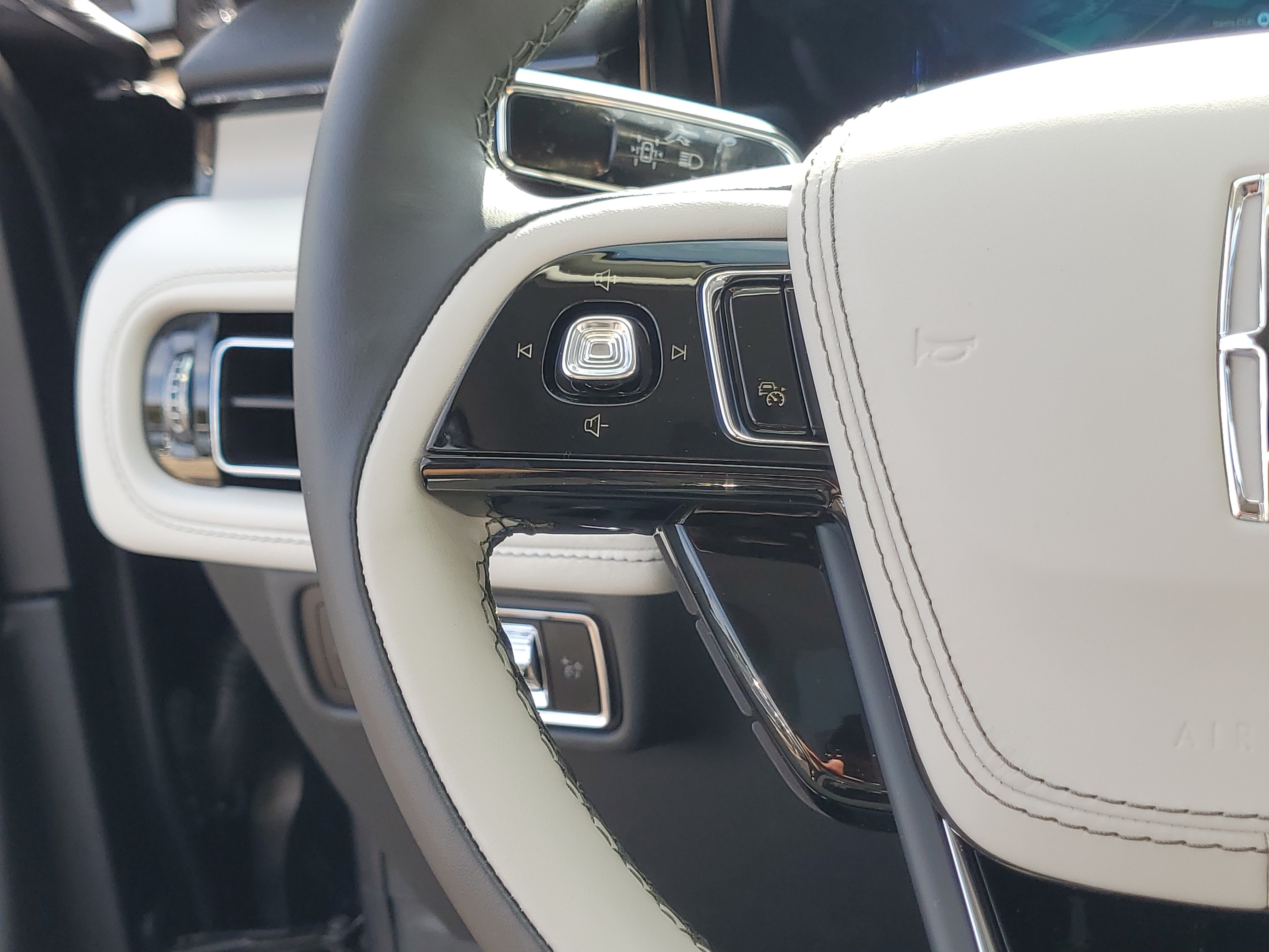 New 2027 Lincoln Aviator Reserve AWD/4WD image 16