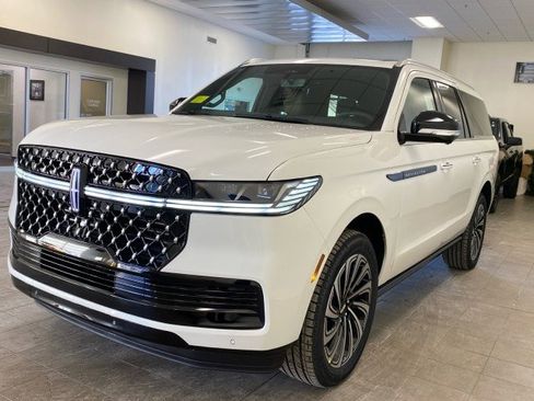 New 2025 Lincoln Navigator L Black Label image 4