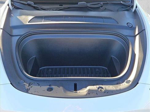 Used 2020 Tesla Model Y Long Range image 19