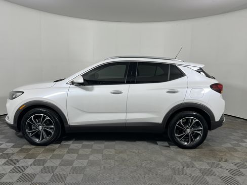 Used 2021 Buick Encore GX Essence w/ Advanced Technology Package FWD image 2