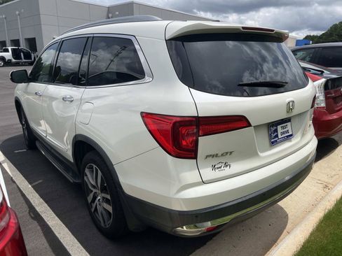 Used 2017 Honda Pilot Elite image 3
