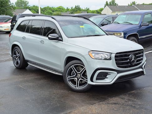 Used 2025 Mercedes-Benz GLS 450 4MATIC image 26