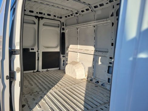 Used 2025 RAM ProMaster 2500 w/ Convenience Group FWD image 10