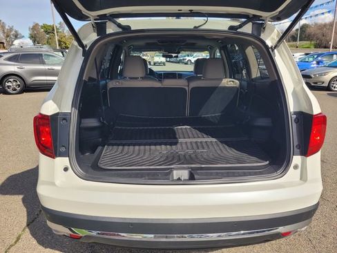 Used 2016 Honda Pilot Touring image 8