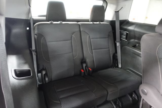 Used 2023 GMC Acadia SLE w/ Driver Convenience Package FWD image 25