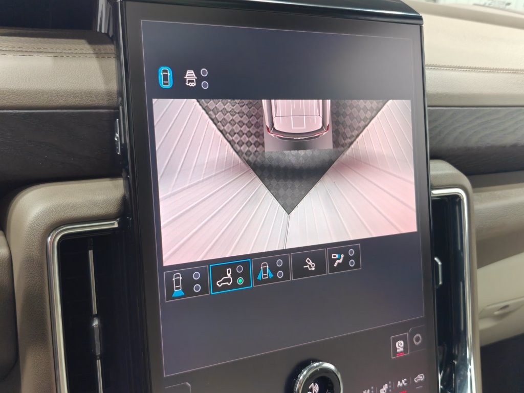 Used 2026 GMC Yukon Denali w/ Advanced Technology Package AWD/4WD image 77