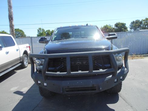 Used 2018 RAM 2500 Laramie w/ Sport Appearance Group AWD/4WD image 2
