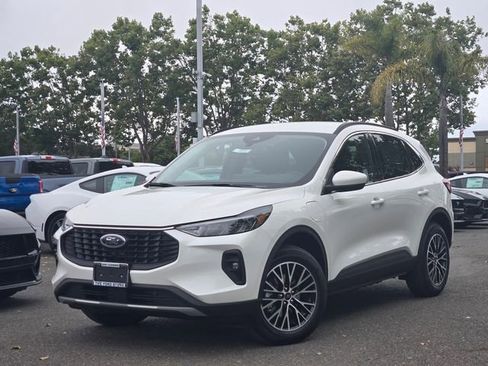 New 2025 Ford Escape SE image 2