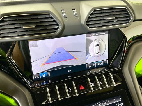 Used 2022 Lamborghini Urus AWD/4WD image 20