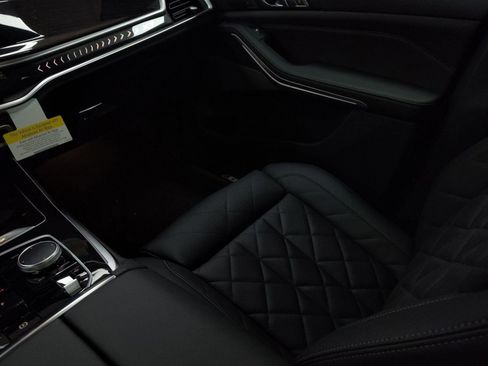 New 2026 BMW X7 xDrive40i w/ M Sport Package image 24