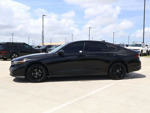 Used 2025 Honda Accord SE image 2