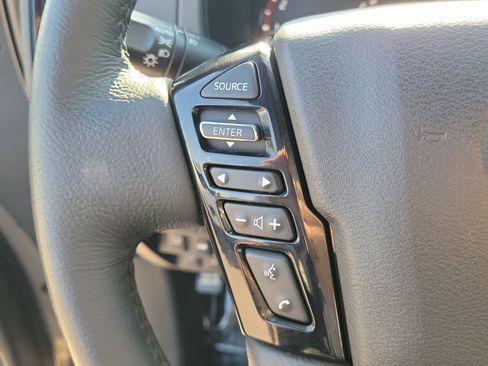 Used 2022 Nissan Frontier PRO-4X w/ Pro-4X Premium Package image 28