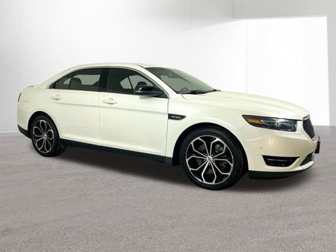 Used 2018 Ford Taurus SHO w/ Driver Assist Package image 3