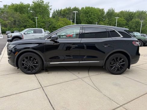 Used 2023 Lincoln Nautilus Reserve AWD/4WD image 8
