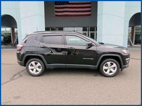 Used 2021 Jeep Compass Latitude w/ Convenience Group AWD/4WD image 2