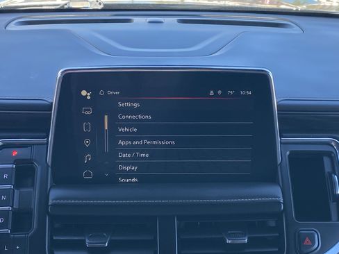 Used 2024 GMC Yukon SLT image 21