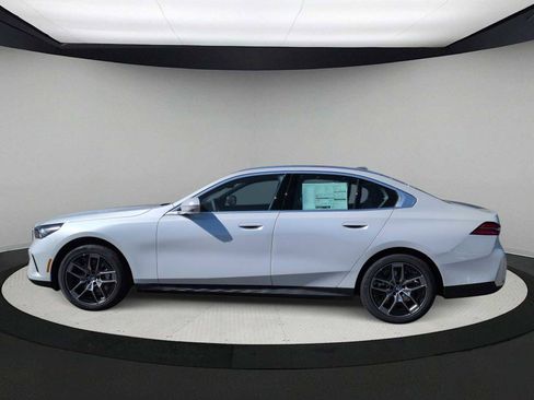 New 2026 BMW 530i xDrive w/ Executive Package AWD/4WD image 5