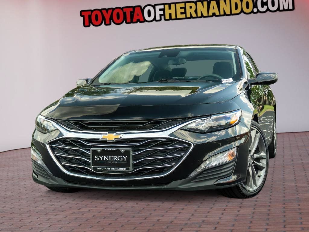 Used 2025 Chevrolet Malibu LT FWD image 1