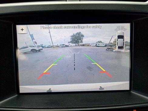 Used 2017 Ford Explorer XLT w/ Equipment Group 202A FWD image 32