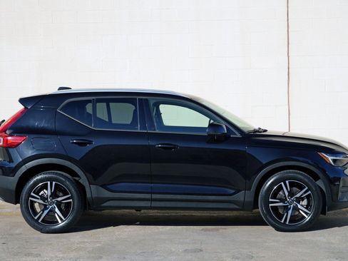 Used 2023 Volvo XC40 B5 Core w/ Protection Package Premier AWD/4WD image 49