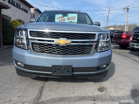Used 2015 Chevrolet Suburban LT image 2