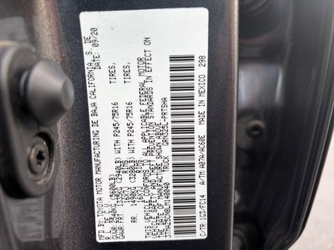 Used 2020 Toyota Tacoma SR5 RWD image 32