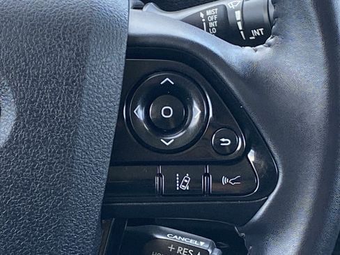 Used 2022 Toyota Prius Prime XLE image 19