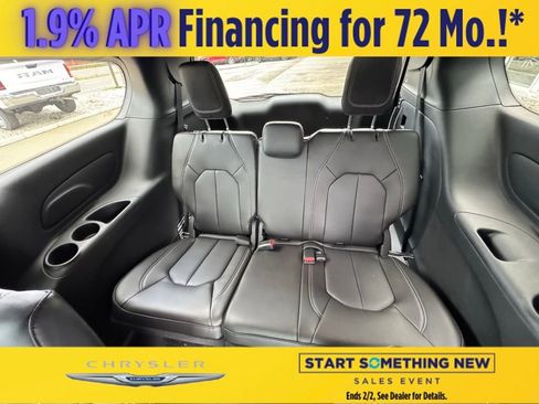 New 2026 Chrysler Pacifica Select image 22