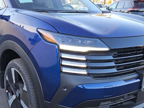 New 2026 Nissan Kicks SR FWD image 8