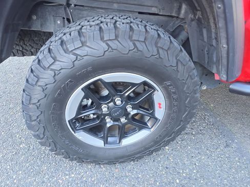 Used 2020 Jeep Gladiator Sport w/ Quick Order Package 24S AWD/4WD image 12